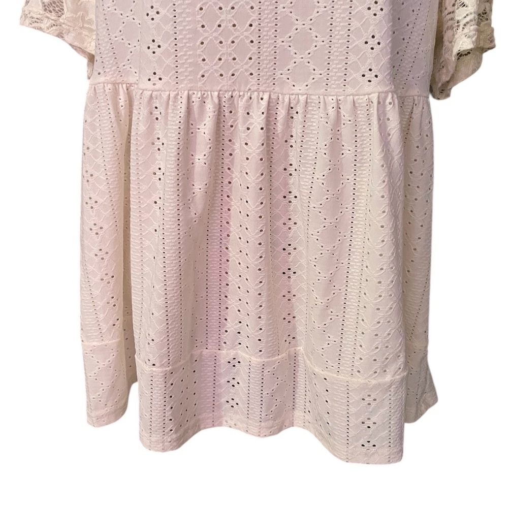 BloomChic Cream Relaxed‎ Ruffled Tunic - Picture 2 of 8